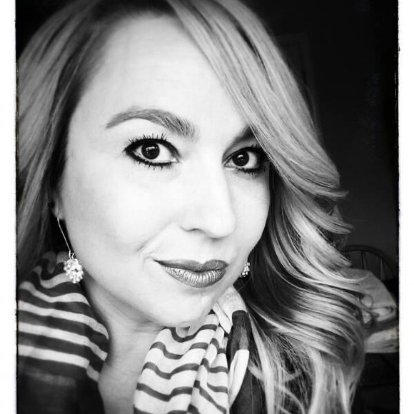 GOING LIVE NOW! LIKE FOR LIVE SHOW NOTIFICATIONS - Picture 6 of 6